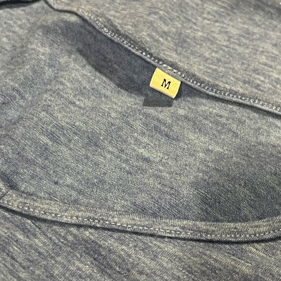 Women's Heather Blue Short Sleeve Top - Size Medium Worn 1x Great shape! - Picture 8 of 9